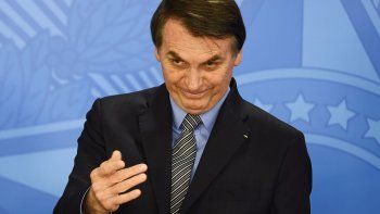 bolsonaro celebro la suspension de ensayos de la vacuna china: una mas que gano