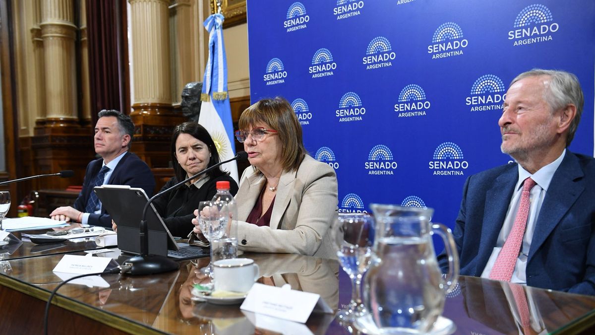Mientras el mercado de trabajo sigue en baja, los libertarios evangelizan la reforma laboral