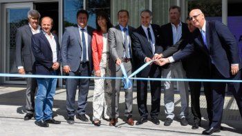 Junto al mandatario provincial estuvieron presentes el intendente de la ciudad capital de Neuquén, Mariano Gaido, como también el vicepresidente de Operaciones para Sudamérica de Hilton, Tom Potter y el gerente general de Hilton Garden Inn Neuquén, Francisco González. Asimismo, participaron los socios gerentes de ASPA, Juan Alberto Perilli y Omar Pirrello y la ministra de Turismo, Marisa Focarazzo.&nbsp;