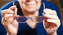 El organismo ofrece unos anteojos para ver de cerca y otro de lejos, o bien un par de lentes bifocales por año.