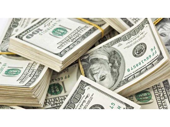 Dólar bajó ocho centavos y se acercó a los $ 15