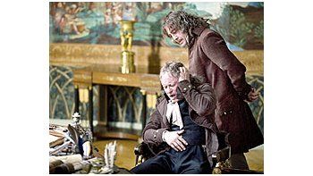 ámbito.com | Aunque el nórdico Stellan Skarsgard es Goya, Javier Bardem, como elempelucado y lascivo Padre Lorenzo es el verdadero protagonista de unfilm que por momentos recuerda a los Monty Phyton.