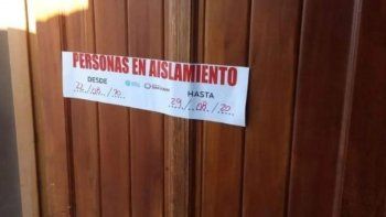 El gobierno de San Juan puso fajas en los domicilios de las personas que deben cumplir con el aislamiento obligatorio.