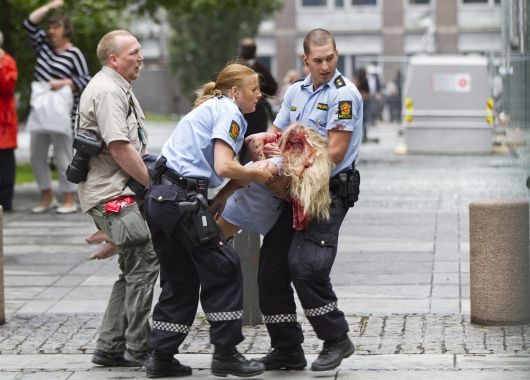 Ola de atentados en Noruega contra el Gobierno dejó al menos 87 muertos (foto 1)
