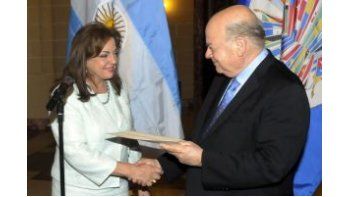 Nilda Garré junto a José Miguel Insulza.