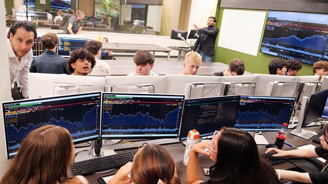 La expansión de las fintech y la inteligencia artificial está transformando el perfil profesional que demandan las empresas. Qué programas ofrecen las principales universidades del país.