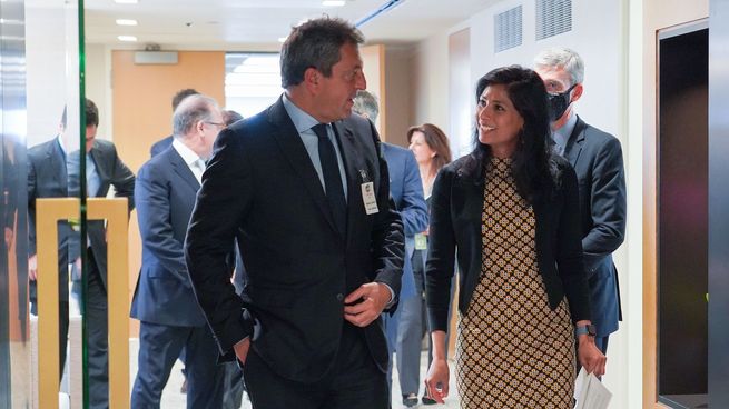 Sergio Massa y Gita Gopinath.