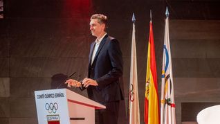 Por primera vez en la historia, todos los atletas que participen en los Juegos Olímpicos podrán solicitar una nueva beca de 10 000 dólares, anunció el presidente de la Comisión de Atletas del Comité Olímpico Internacional, Pau Gasol. Por primera vez en la historia, todos los atletas que participen en los Juegos Olímpicos podrán solicitar una nueva beca de 10 000 dólares, anunció el presidente de la Comisión de Atletas del Comité Olímpico Internacional, Pau Gasol.