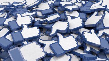 facebook.com estuvo a la venta y hasta el ceo de twitter pregunto su precio