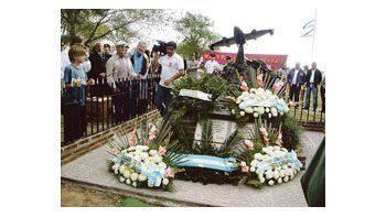 Los actos de recordación del desembarco argentino en Malvinas se multiplicaron -como en Entre Ríos- a lo largo del país.