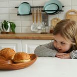 La hiperselección alimentaria puede generar deficiencias nutricionales, ansiedad y dificultades sociales. La hiperselección alimentaria puede generar deficiencias nutricionales, ansiedad y dificultades sociales.