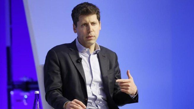 El CEO de OpenAI señaló que los trabajadores veteranos tendrán mayores dificultades para adaptarse a la automatización.