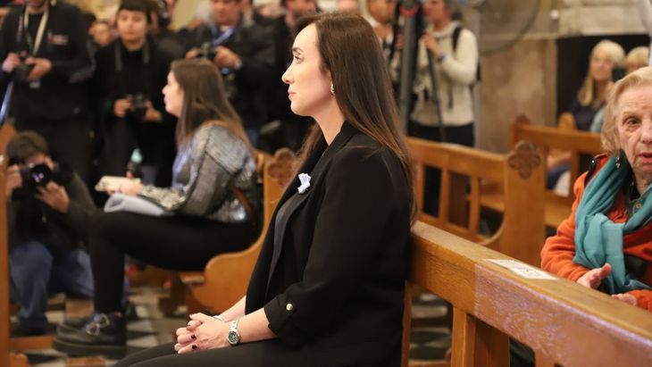 Victoria Villarruel asiste al homenaje al papa Francisco en la Basílica de San José de Flores. Victoria Villarruel asiste al homenaje al papa Francisco en la Basílica de San José de Flores.