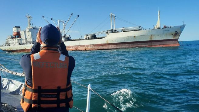 El buque Frío Marathon fue abordado por agentes de Prefectura en Mar del Plata.