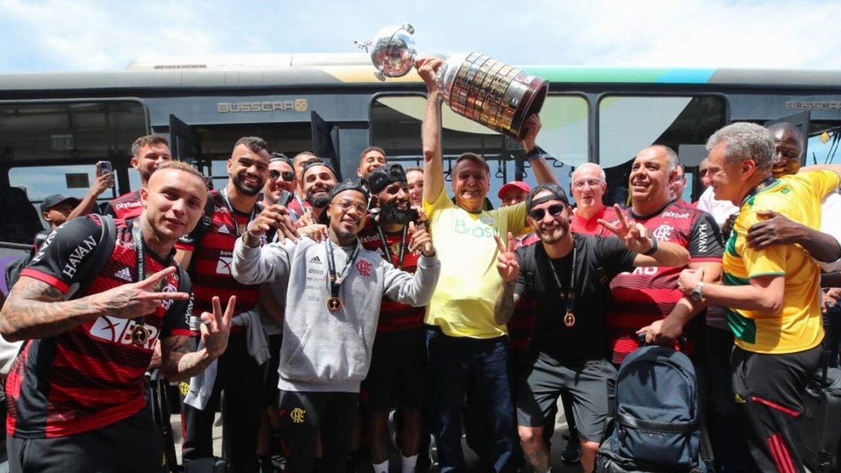 Jair Bolsonaro received the Flamengo players