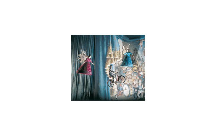 Algunos de los intérpretes de “Corteo”, el espectáculo que presentará este año el Cirque du Soleil en el país, actúan en el aire, sujetos a camas (de 300 kilos cada una), candelabros y bicicletas.