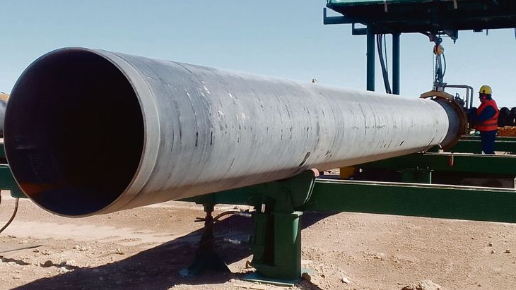 Uno de los tubos utilizados en la construcción del Gasoducto Néstor Kirchner.