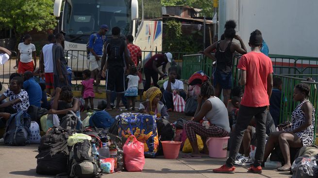Durante el fin de semana casi 150 micros trasladaron migrantes desde Tapachula.