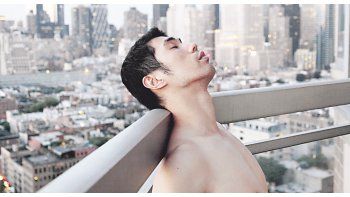 ámbito.com | Autorretrato. Contribución del artista chino Shen-Wei.