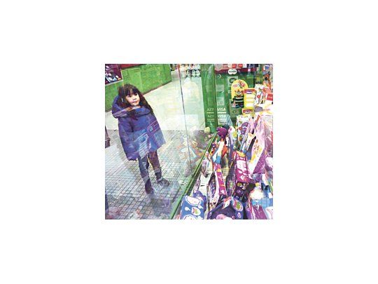 Aunque es una de las fechas más esperadas por los comerciantes, el próximo Día del Niño los escaparates exhibirán una oferta reducida de juguetes. Las trabas a la importación provocaron que haya escasez de productos extranjeros.