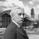 Nació en una familia poderosa de Monterrey, fundó una cervecería y luego la convirtió en uno de los mayores imperios de México Nació en una familia poderosa de Monterrey, fundó una cervecería y luego la convirtió en uno de los mayores imperios de México