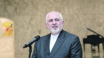 PASO. El canciller Mohamad Javad Zarif fue el encargado de anunciar la entrada en vigor de la decisión.