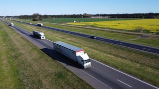 El Gobierno lanzará una licitación para privatizar rutas y autopistas nacionales. El Gobierno lanzará una licitación para privatizar rutas y autopistas nacionales.