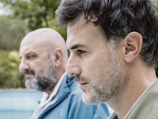 la chancha. Esteban Meloni y, detrás, el “Puma” Goyti.