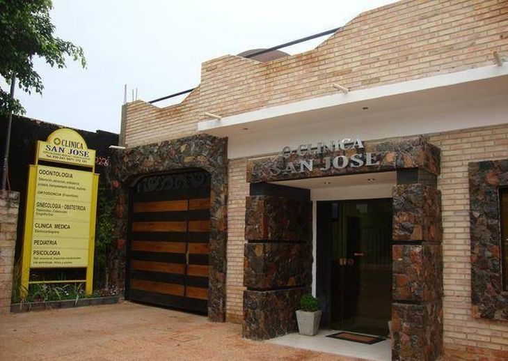 La clínica está ubicada en Villa Elisa, localidad ubicada en la ciudad de La Plata. La clínica está ubicada en Villa Elisa, localidad ubicada en la ciudad de La Plata.