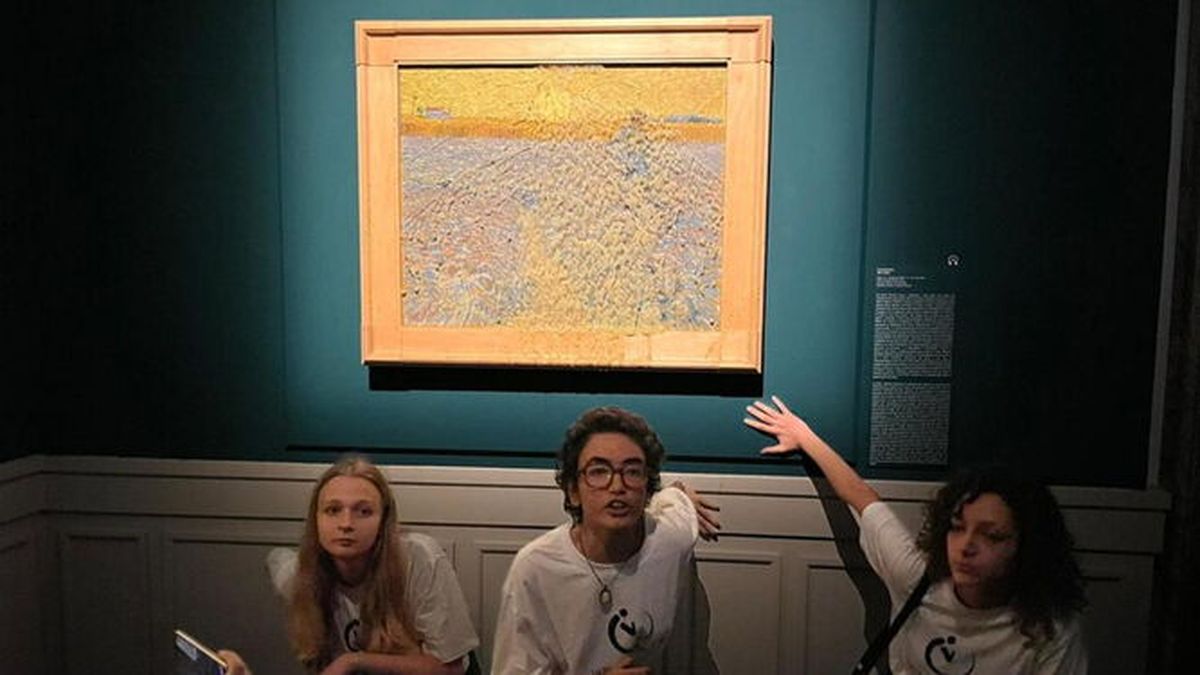 Nuevo ataque a una obra de Van Gogh para denunciar la crisis climática