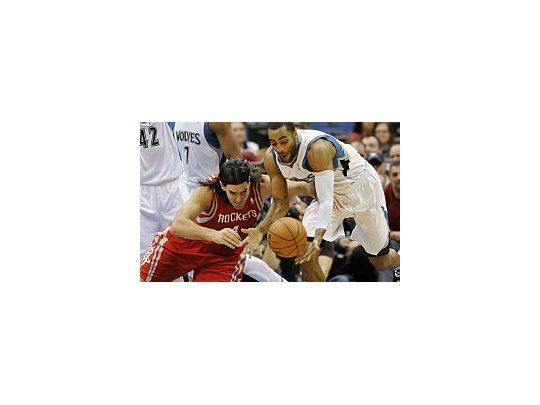 Scola marcó 15 puntos en una nueva victoria de Houston.