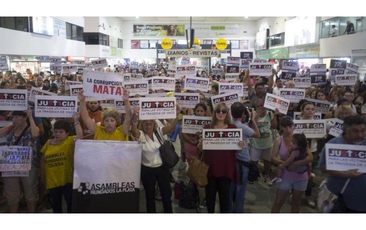 Familiares de las víctimas de Once pidieron que los responsables estén tras las rejas