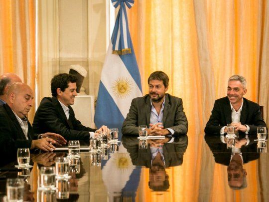 Lammens, Meoni y De Pedro se reunieron con empresarios del transporte en la Casa Rosada.