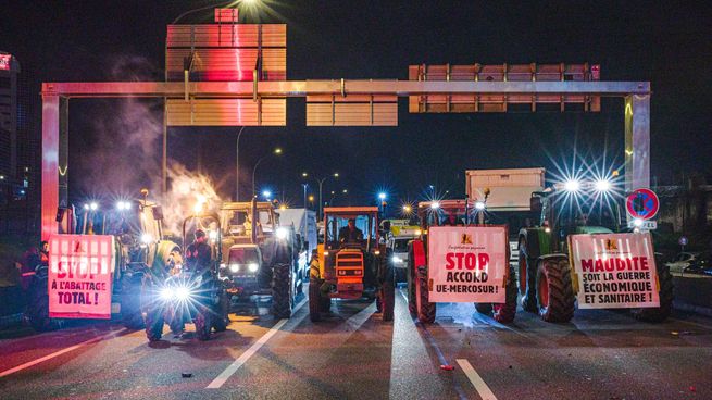 Los agricultores franceses mantienen la presión por el acuerdo comercial.