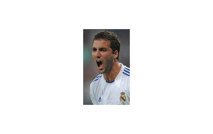 Higuaín es pretendido por Juventus y Chelsea.