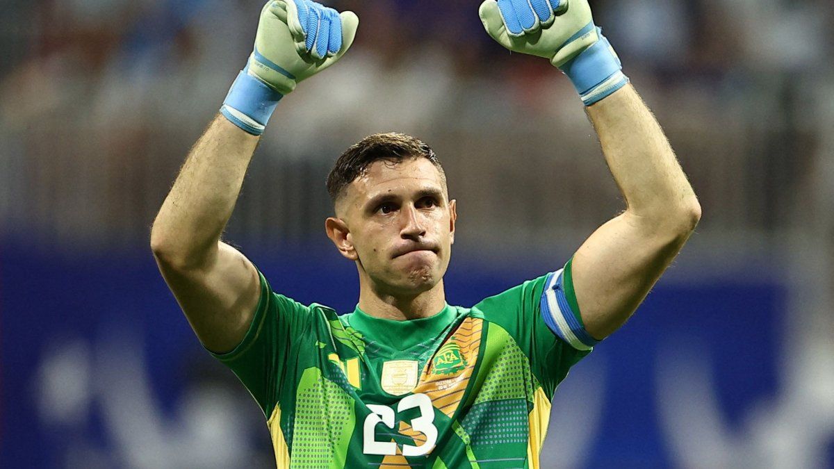 “Dibu” Martínez arrived in the country to join the National Team