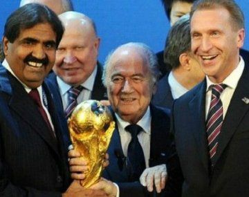 Blatter reconoció que Qatar es un error como sede y apuntó contra Platini
