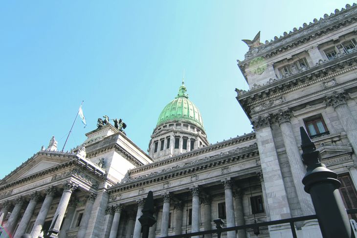 Los 6 proyectos económicos que envía el Gobierno al Congreso (y por qué podría no avanzar)