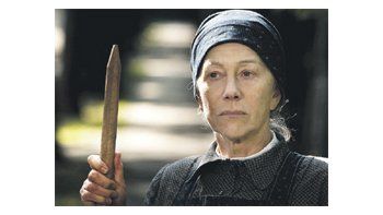 Helen Mirren es la mujer envejecida, urticante y admirable aun en sus gestos antipáticos, en “Tras la puerta”, de István Szabó.
