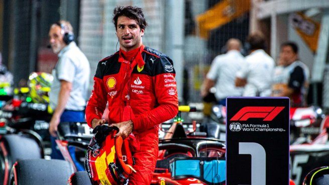 Carlos Sainz dio el golpe y destronó a Max Verstappen
