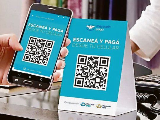 En la mira. La aplicación de Mercado Pago es el principal competidor al que apuntan los bancos. Pero no es el único jugador en pagos digitales.