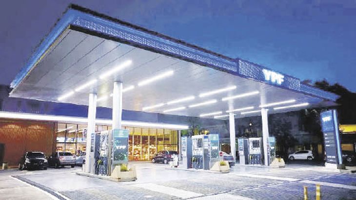 situación. YPF asegura que sus operadores no se ven perjudicados por la operataria con tarjetas y que tienen un arancel bonificado del 1,3%.