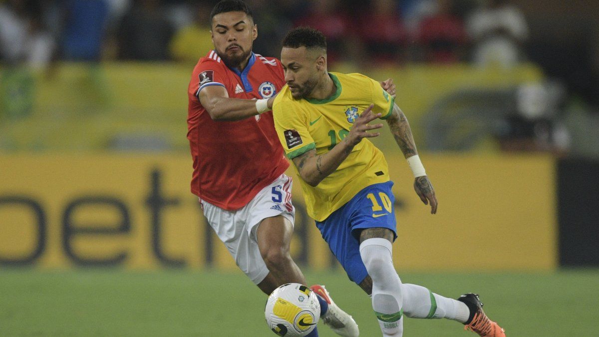 Chile receives Brazil in a duel of the needy: schedule, TV and formations