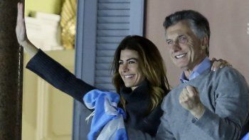 Macri y Awada saludaron desde un balcón en Casa Rosada durante la marcha en apoyo al Gobierno del pasado 24 de agosto.