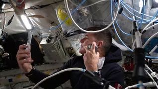 Conocé el modelo de celular que utilizán los astronautas de Artemis II. Conocé el modelo de celular que utilizán los astronautas de Artemis II.