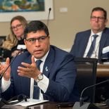 Claudio Vidal expuso ante empresarios del sector energético en Canadá. Claudio Vidal expuso ante empresarios del sector energético en Canadá.