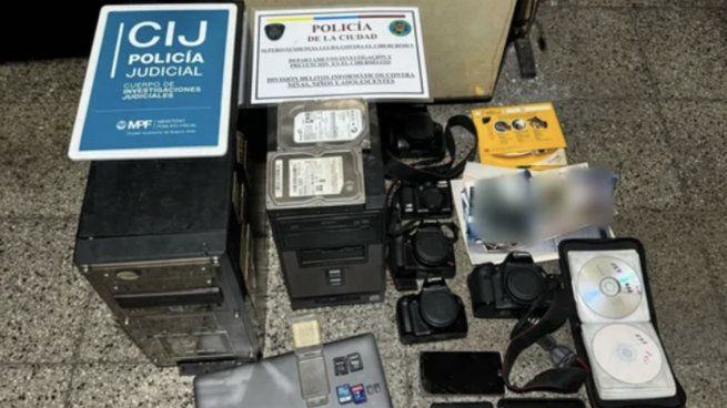Detuvieron al abuelo y la madre de una menor por posesión y producción de pornografía infantil