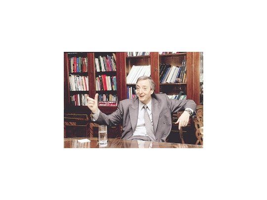 Néstor Kirchner, cuando era gobernador de la provincia de Santa Cruz, durante una visita a Ambito Financiero.