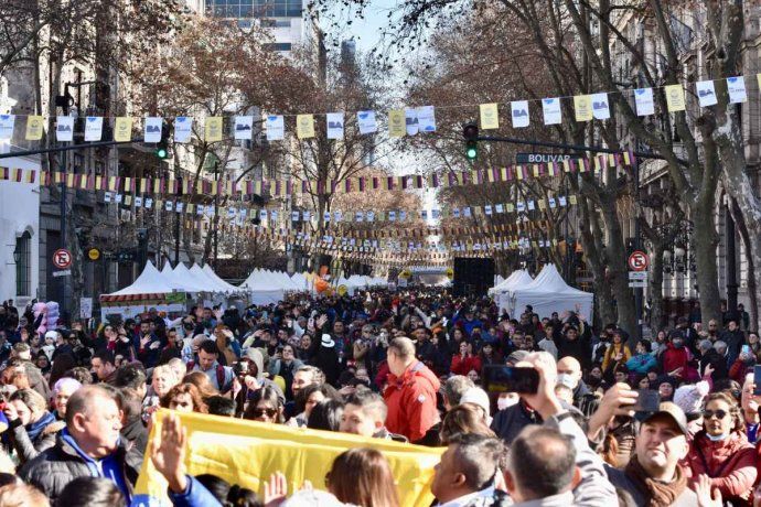 El evento invita cada año a vivir la magia de las cinco regiones de nuestro país. El evento invita cada año a vivir la magia de las cinco regiones de nuestro país.