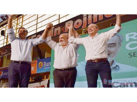 Apuesta. Colombi, al lanzar al ruedo ayer al tándem de Eco+Cambiemos, formado por dos Gustavos: Valdés y Canteros. Allí castigó a la dupla que integran el peronista “Camau” Espínola y el massista “Nito” Artaza.